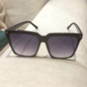 Black polarized sunglasses